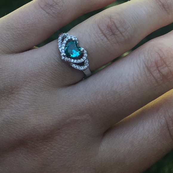 NWT 925 Sterling Silver Gorgeous ring - Picture 2 of 3